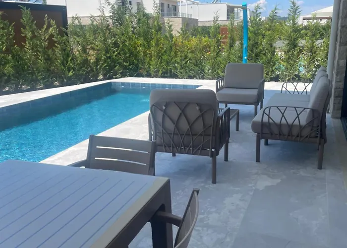 7 Sanpietro * Durrës