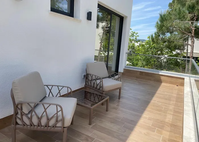7 Sanpietro * Durrës